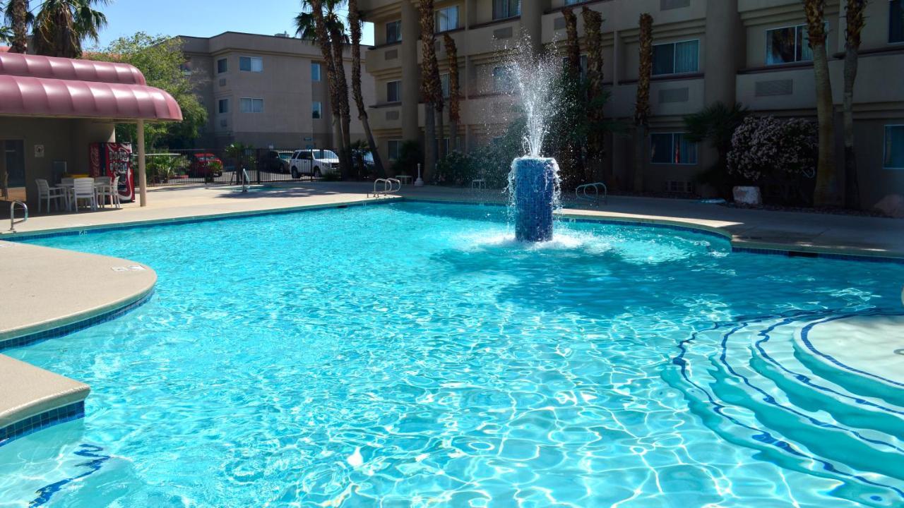 Ramada Las Vegas Exterior photo