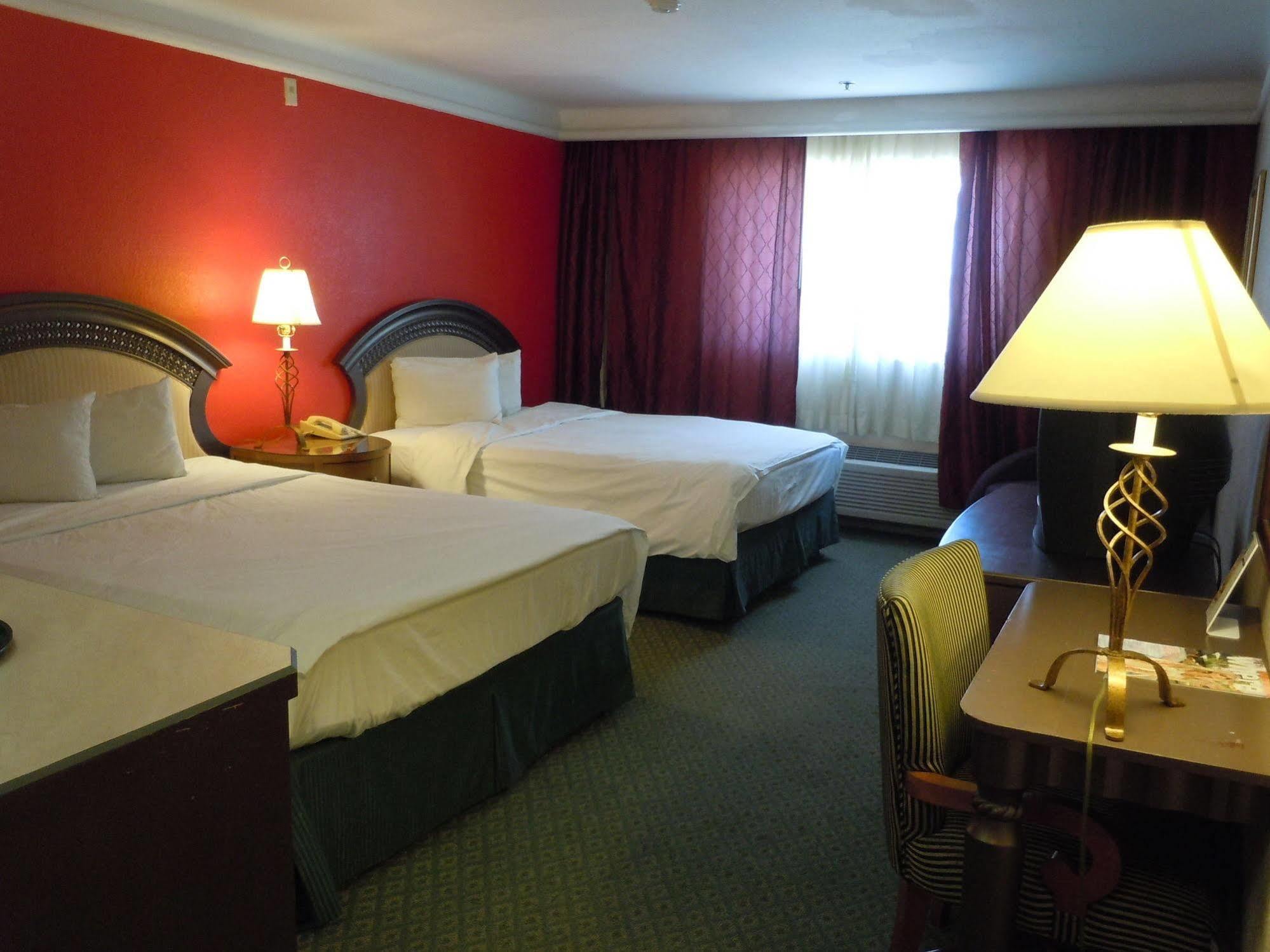 Ramada Las Vegas Exterior photo